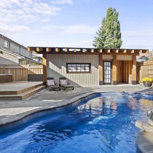 Bowmanville Real Estate Photography Example of a pool