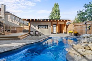 09 Exterior Pool Pool House - 5